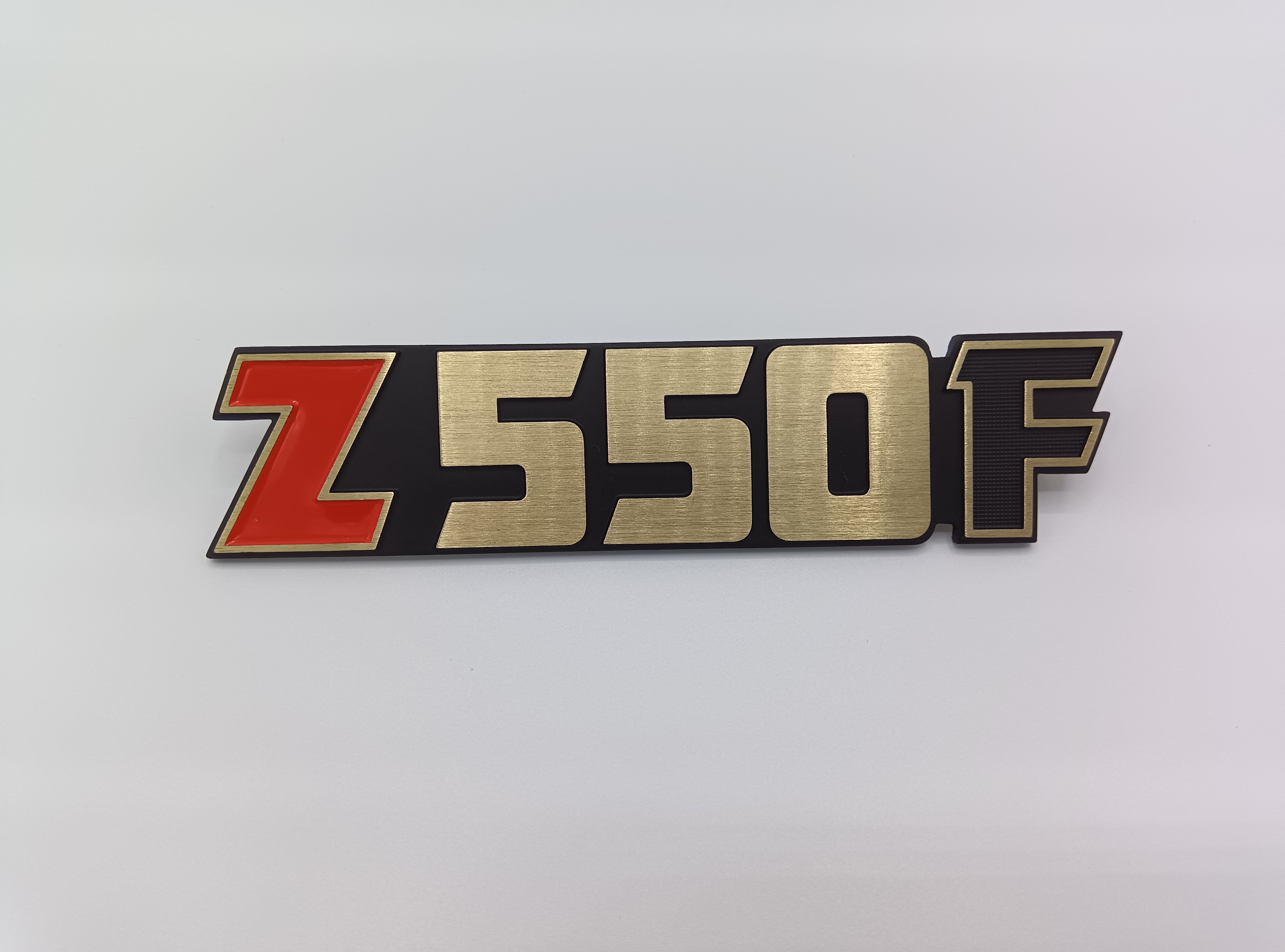 1983年 Z550F SIDE COVER EMBLEM "Z550F"